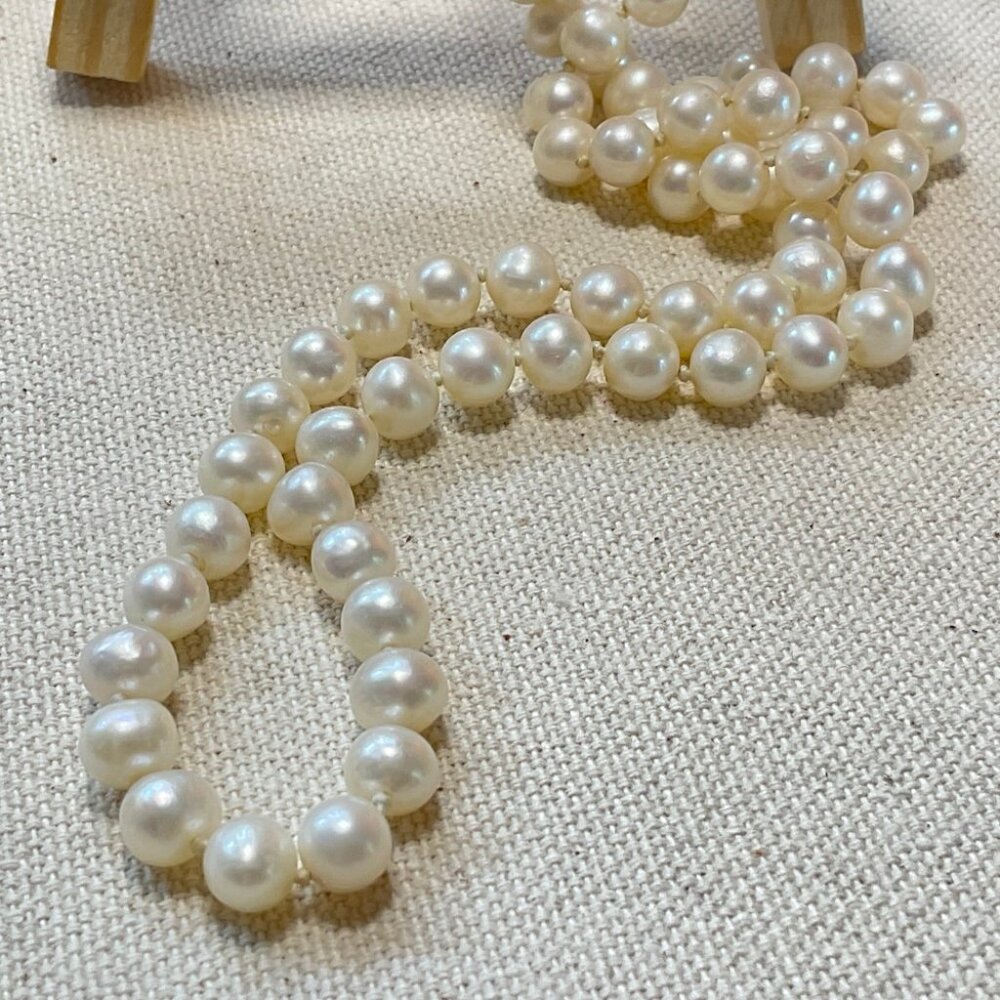 Classic 24" Freshwater Pearl Necklace – Quiet Luxe - Picture 3 of 6